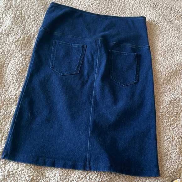 Comfy and wide waist band - lots of stretch! Svelte brand size large - Picture 6 of 6